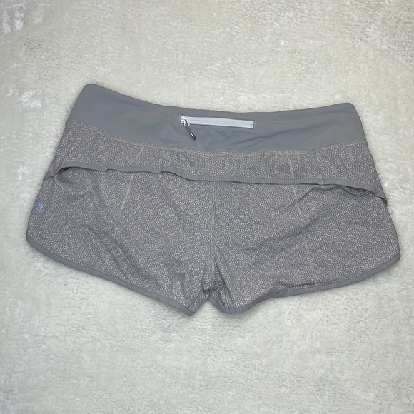 lululemon Speed Short Freckle Flower - Seal Grey Size 10 - Picture 3 of 11